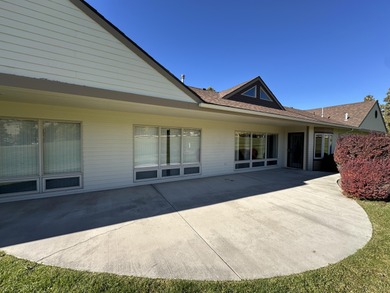 Upper unit on 9th hole at Shield Crest Golf Course overlooking on Shield Crest Golf Course in Oregon - for sale on GolfHomes.com, golf home, golf lot