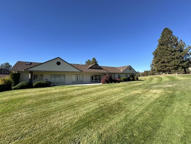 Upper unit on 9th hole at Shield Crest Golf Course overlooking on Shield Crest Golf Course in Oregon - for sale on GolfHomes.com, golf home, golf lot
