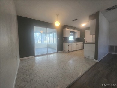 A cozy little 2 bedroom 2 bath home perfect for a young couple on Brentwood Farms Golf Club in Florida - for sale on GolfHomes.com, golf home, golf lot