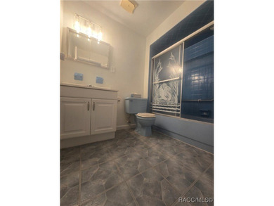 A cozy little 2 bedroom 2 bath home perfect for a young couple on Brentwood Farms Golf Club in Florida - for sale on GolfHomes.com, golf home, golf lot