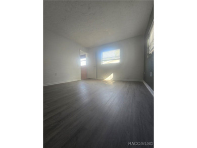 A cozy little 2 bedroom 2 bath home perfect for a young couple on Brentwood Farms Golf Club in Florida - for sale on GolfHomes.com, golf home, golf lot