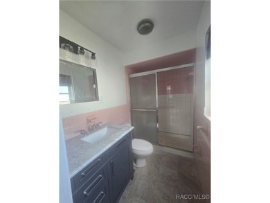 A cozy little 2 bedroom 2 bath home perfect for a young couple on Brentwood Farms Golf Club in Florida - for sale on GolfHomes.com, golf home, golf lot