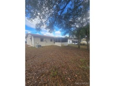 A cozy little 2 bedroom 2 bath home perfect for a young couple on Brentwood Farms Golf Club in Florida - for sale on GolfHomes.com, golf home, golf lot