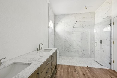 Welcome to waterfront living in Venetian Bay. This updated 3 on Venetian Bay Golf Course in Florida - for sale on GolfHomes.com, golf home, golf lot