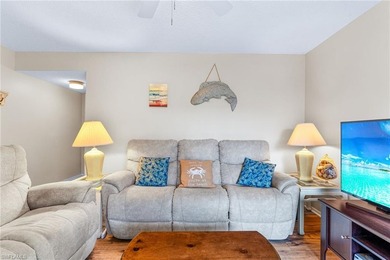 PRIME NAPLES LOCATION - SCREENED LANAI RETREAT! This beautifully on Lakewood Country Club in Florida - for sale on GolfHomes.com, golf home, golf lot