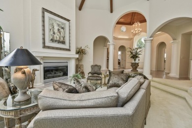 ONE-LEVEL GEM IN HIGHLAND SPRINGS COUNTRY CLUB Welcome to your on Highland Springs Country Club in Missouri - for sale on GolfHomes.com, golf home, golf lot