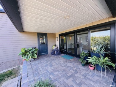 LUXURY LAKEFRONT LIVING AT ITS FINEST - 5 BED | 4 BATH | on Wee-Ma-Tuk Hills Country Club in Illinois - for sale on GolfHomes.com, golf home, golf lot