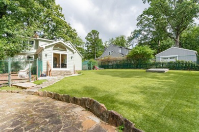 MOTIVATED SELLER, ALL OFFERS WILL BE CONSIDERED. Welcome to 912 on Signal Mountain Golf and Country Club in Tennessee - for sale on GolfHomes.com, golf home, golf lot