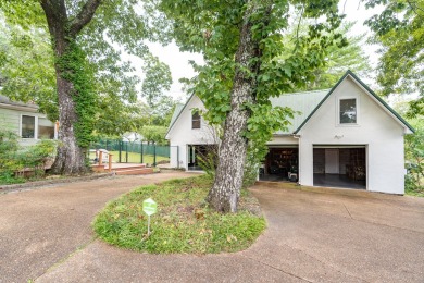 MOTIVATED SELLER, ALL OFFERS WILL BE CONSIDERED. Welcome to 912 on Signal Mountain Golf and Country Club in Tennessee - for sale on GolfHomes.com, golf home, golf lot