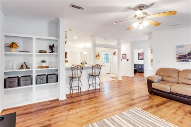 Immaculate 3/2 Split plan. Move In Ready with furnishings. New on Zellwood Station Country Club in Florida - for sale on GolfHomes.com, golf home, golf lot