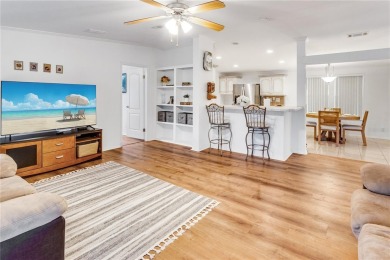 Immaculate 3/2 Split plan. Move In Ready with furnishings. New on Zellwood Station Country Club in Florida - for sale on GolfHomes.com, golf home, golf lot