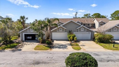 Stunning Renovated Townhouse in Spruce Creek Fly-In

This on Spruce Creek Golf Club in Florida - for sale on GolfHomes.com, golf home, golf lot