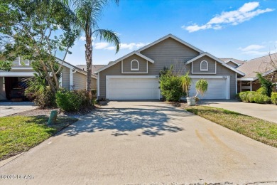 Stunning Renovated Townhouse in Spruce Creek Fly-In

This on Spruce Creek Golf Club in Florida - for sale on GolfHomes.com, golf home, golf lot