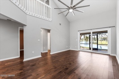 Stunning Renovated Townhouse in Spruce Creek Fly-In

This on Spruce Creek Golf Club in Florida - for sale on GolfHomes.com, golf home, golf lot