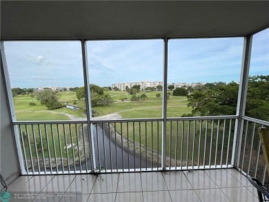Beautifully updated 2/2 in Palm Aire Country Club community on Palm-Aire Country Club and Resort - Palms in Florida - for sale on GolfHomes.com, golf home, golf lot
