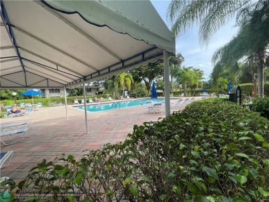 Beautifully updated 2/2 in Palm Aire Country Club community on Palm-Aire Country Club and Resort - Palms in Florida - for sale on GolfHomes.com, golf home, golf lot