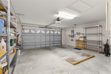 Single Family Home for under $200,000?! Located in On Top of the on On Top of the World Golf Course in Florida - for sale on GolfHomes.com, golf home, golf lot