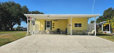 FURNISHED TURN KEY, OPEN BACKYARD Florida 2 bedroom 2 bath home on Zephyrhills Municipal Golf Course in Florida - for sale on GolfHomes.com, golf home, golf lot