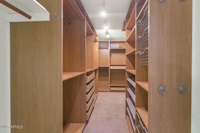 This well maintained home is move-in ready with upgrades on Oakwood Golf Club  in Arizona - for sale on GolfHomes.com, golf home, golf lot