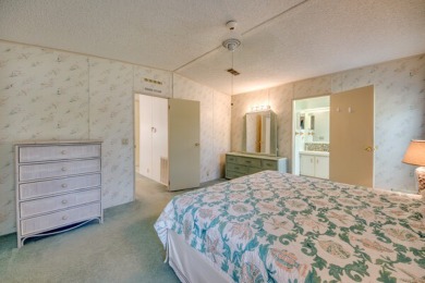 Great 2/2 split floor plan home located on a corner lot in Pine on Pine Lakes Country Club in Florida - for sale on GolfHomes.com, golf home, golf lot