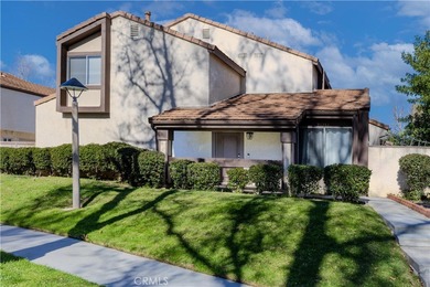 FHA & VA APPROVED TOWNHOME! 3 BEDROOM 2 BATHROOM END UNIT with on Vista Valencia Golf Course in California - for sale on GolfHomes.com, golf home, golf lot