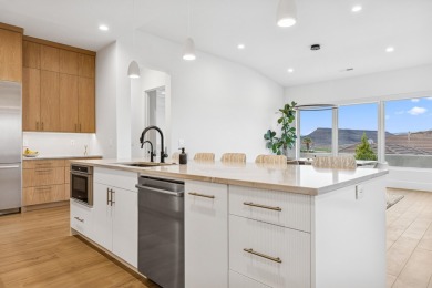 2022 custom build with high-end finishes, stunning views, and on Southgate Golf Course in Utah - for sale on GolfHomes.com, golf home, golf lot