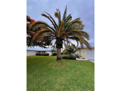This 3 Bedroom, 2 Bathroom, 1929 Sq Ft, totally renovated House on Martin County Golf Course in Florida - for sale on GolfHomes.com, golf home, golf lot