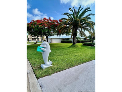 This 3 Bedroom, 2 Bathroom, 1929 Sq Ft, totally renovated House on Martin County Golf Course in Florida - for sale on GolfHomes.com, golf home, golf lot