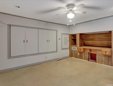 A chance to buy a piece of history! This rare 4BR/3BA condo is on Belvedere Golf Club in Arkansas - for sale on GolfHomes.com, golf home, golf lot