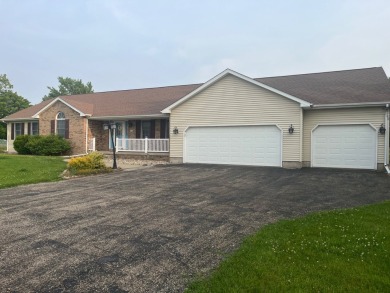 This 3 bedroom, 3 bath home with 3 car garage is located on a on Gibson Woods Golf Course in Illinois - for sale on GolfHomes.com, golf home, golf lot