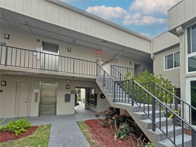 This charming end unit boasts an abundance of natural light and on Kings Point Golf -Flanders Way in Florida - for sale on GolfHomes.com, golf home, golf lot