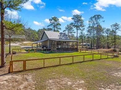 585 Pinehurst Drive offers the perfect blend of comfort, privacy on Rayburn Country Club in Texas - for sale on GolfHomes.com, golf home, golf lot