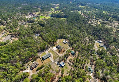 585 Pinehurst Drive offers the perfect blend of comfort, privacy on Rayburn Country Club in Texas - for sale on GolfHomes.com, golf home, golf lot