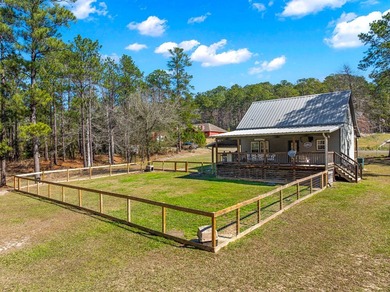 585 Pinehurst Drive offers the perfect blend of comfort, privacy on Rayburn Country Club in Texas - for sale on GolfHomes.com, golf home, golf lot