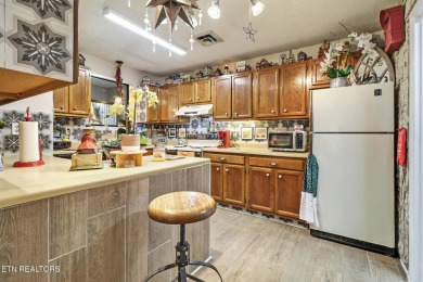 Enjoy low maintenance living in this charming 1 bedroom, 1 bath on Lake Tansi Village Country Club in Tennessee - for sale on GolfHomes.com, golf home, golf lot