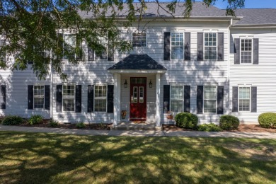 Spacious 2-Bed, 2-Bath top floor condo in Prestigious Aberdeen on The Course at Aberdeen in Indiana - for sale on GolfHomes.com, golf home, golf lot