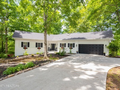 Spectacular move-in ready 2545 sqft of year round LAKE VIEWS on Toqua Golf Course - Loudon County in Tennessee - for sale on GolfHomes.com, golf home, golf lot