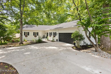 Spectacular move-in ready 2545 sqft of year round LAKE VIEWS on Toqua Golf Course - Loudon County in Tennessee - for sale on GolfHomes.com, golf home, golf lot
