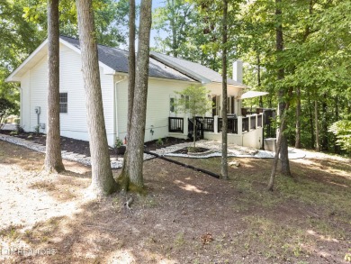Spectacular move-in ready 2545 sqft of year round LAKE VIEWS on Toqua Golf Course - Loudon County in Tennessee - for sale on GolfHomes.com, golf home, golf lot