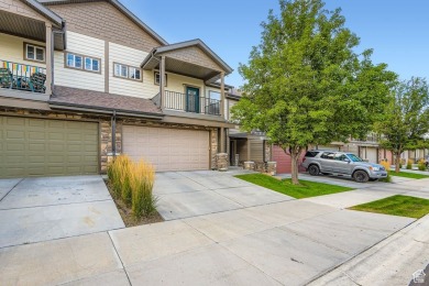 Welcome to your charming mid-unit townhouse in Sandy, perfectly on River Oaks Golf Course in Utah - for sale on GolfHomes.com, golf home, golf lot