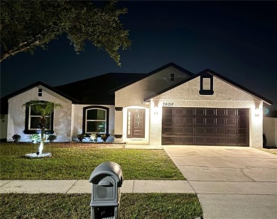 Under contract-accepting backup offers. One or more photo(s) has on Wedgefield Golf Club in Florida - for sale on GolfHomes.com, golf home, golf lot