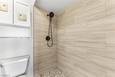 MOTIVATED SELLER! What A Great Place To Come Home To! This 2 on Terraverde Country Club in Florida - for sale on GolfHomes.com, golf home, golf lot