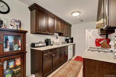 3 BEDROOM 1,5 BATH CONDO IN BLUE RIDGE IN MEDFORD. UPDATED on Blue Ridge Golf Club in New York - for sale on GolfHomes.com, golf home, golf lot