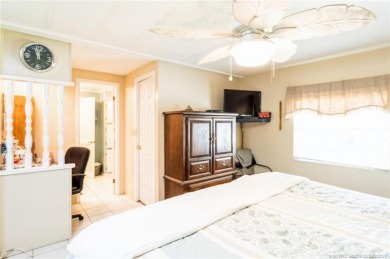 Very spacious two bedroom, two bath manufactured home in on Heritage Ridge Golf Club in Florida - for sale on GolfHomes.com, golf home, golf lot