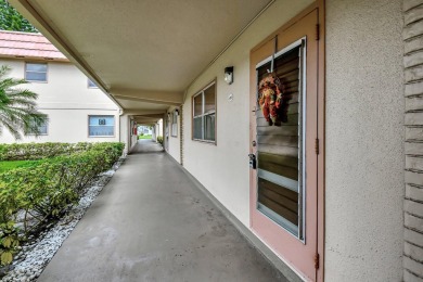 Welcome to this beautifully renovated 1-bedroom, 1.5-bathroom on Addison Reserve in Florida - for sale on GolfHomes.com, golf home, golf lot