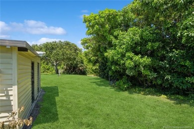 Very spacious two bedroom, two bath manufactured home in on Heritage Ridge Golf Club in Florida - for sale on GolfHomes.com, golf home, golf lot