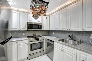 Welcome to this beautifully renovated 1-bedroom, 1.5-bathroom on Addison Reserve in Florida - for sale on GolfHomes.com, golf home, golf lot