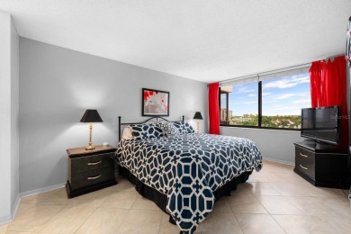 Magnificent sunsets, panoramic and breathtaking bay, nature and on Isla Del Sol Yacht and Country Club in Florida - for sale on GolfHomes.com, golf home, golf lot