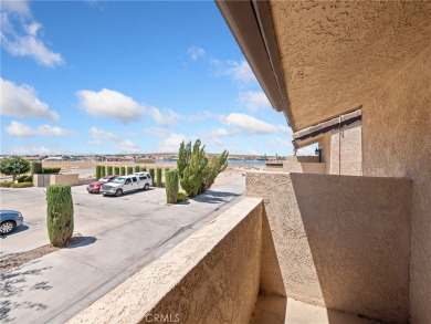 3-bedroom 2.5-bathroom, 1206sf nestled next to the North Lake on Silver Lakes Golf Course in California - for sale on GolfHomes.com, golf home, golf lot