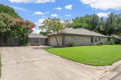 Don't miss this beautiful home on a corner lot with established on Walnut Creek Country Club in Texas - for sale on GolfHomes.com, golf home, golf lot